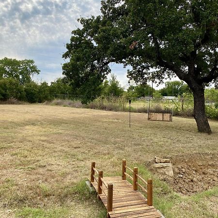 Pet Friendly Graham Home Route 66 At The Mistletoe Farm Esterno foto